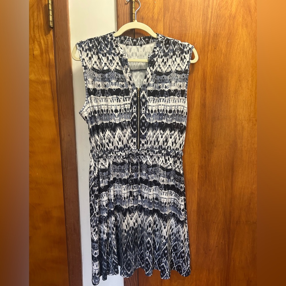 Sleeveless Black & White Patterned Midi Dress with Front Zip